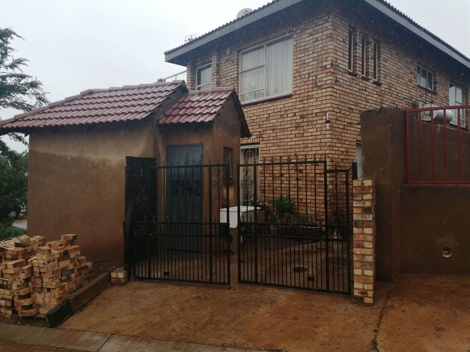 4 Bed House in Ikageng photo number 2