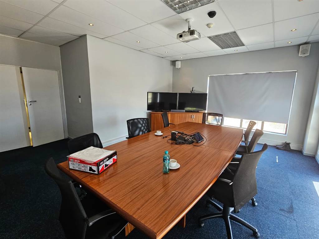 8420  m² Industrial space in Somerset West Business Park photo number 13