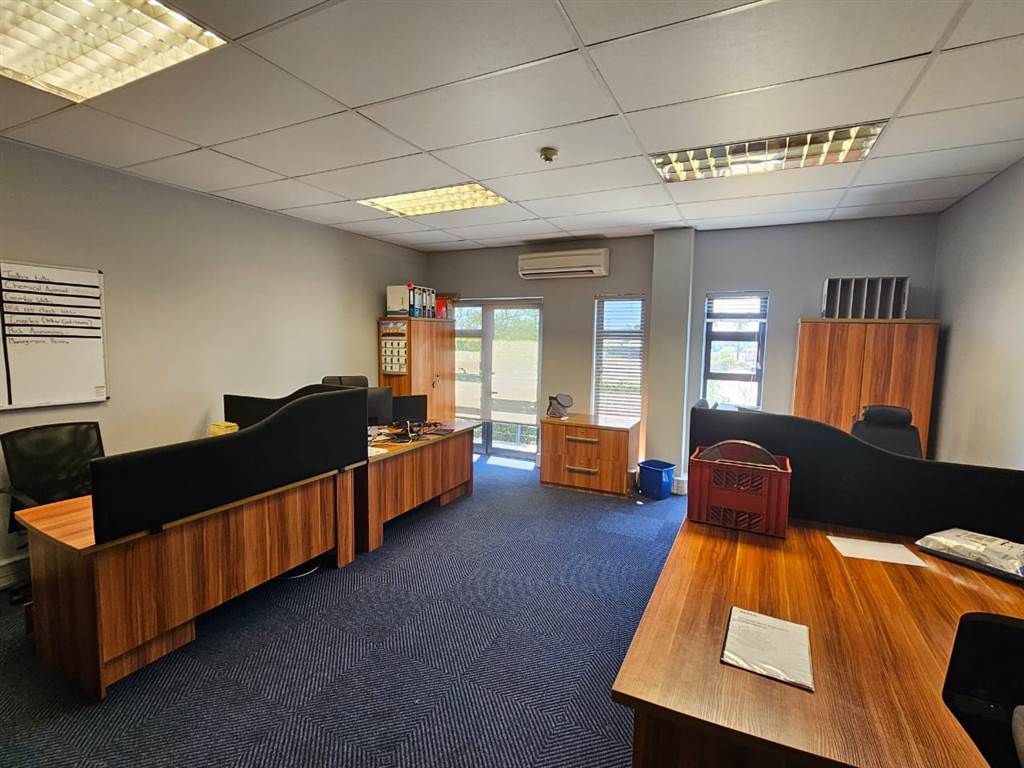 8420  m² Industrial space in Somerset West Business Park photo number 23