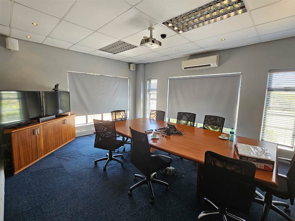 8420  m² Industrial space in Somerset West Business Park photo number 14