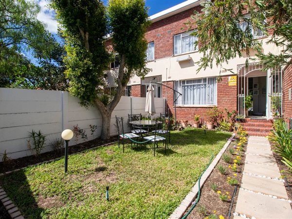 2 Bed Townhouse in Tableview