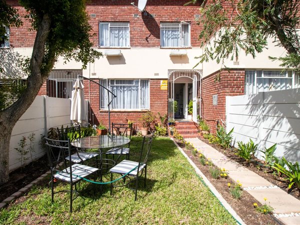 2 Bed Townhouse in Tableview