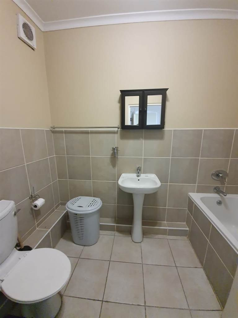 3 Bed Apartment in Winklespruit photo number 13