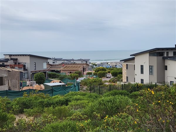 646 m² Land available in Stilbaai