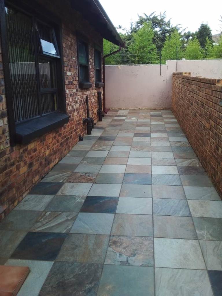3 Bed Cluster in Meredale photo number 3
