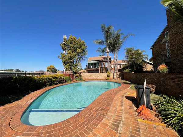 2 Bedroom Townhouse 2 Bedroom Townhouse