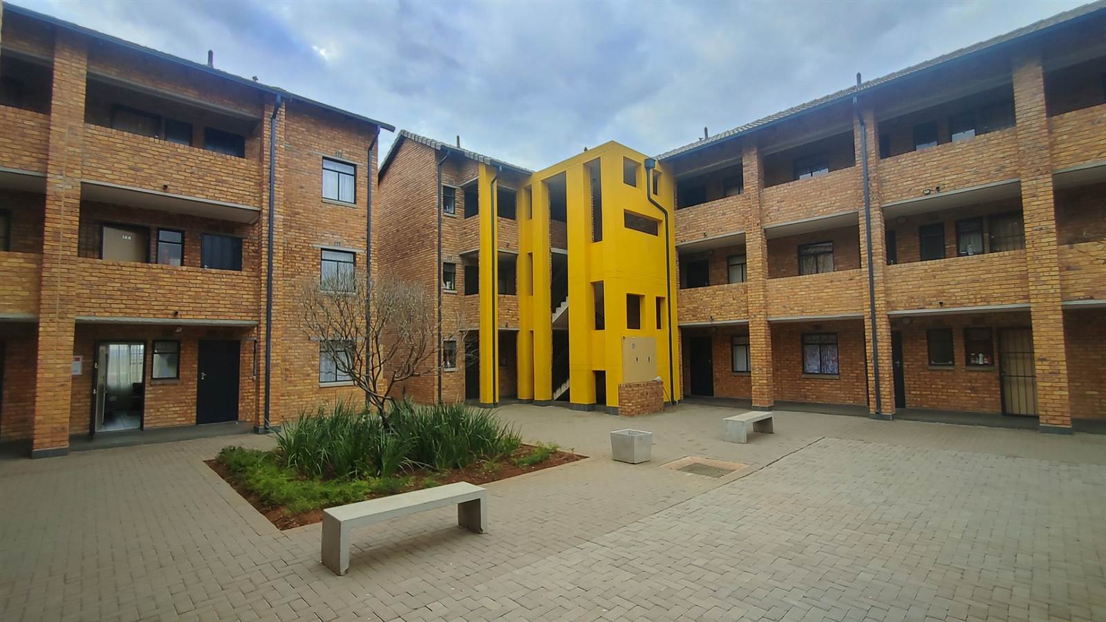 2 Bed House in Johannesburg Central photo number 7