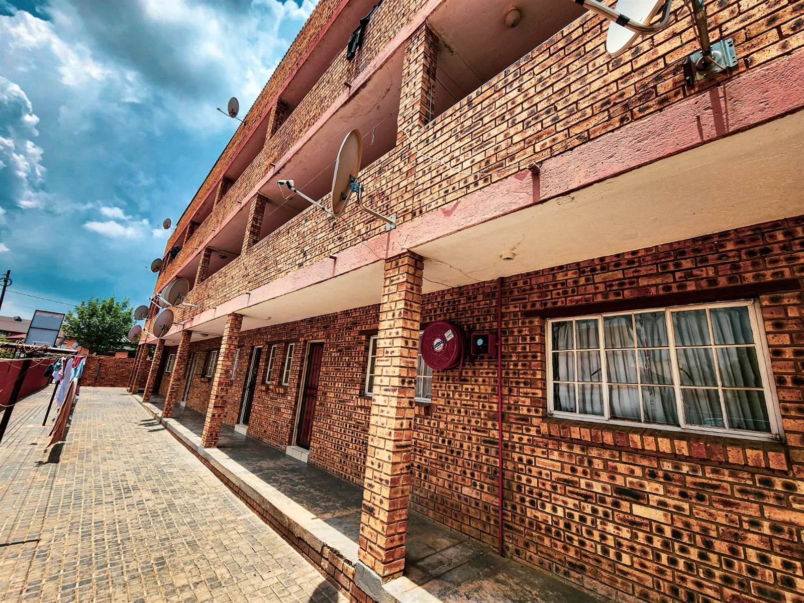 1 Bed Apartment in Randfontein Central photo number 9