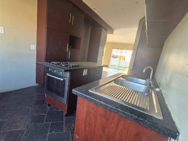 3 Bedroom Townhouse 3 Bedroom Townhouse