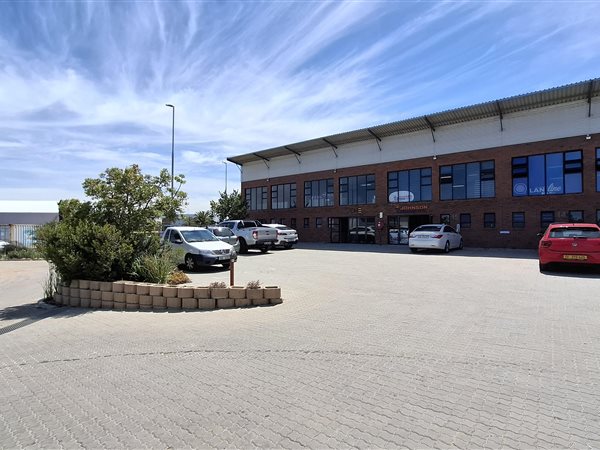 276  m² Commercial space