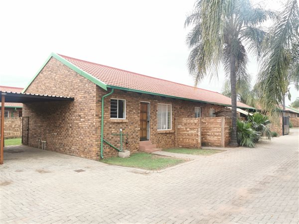 2 Bedroom Townhouse 2 Bedroom Townhouse