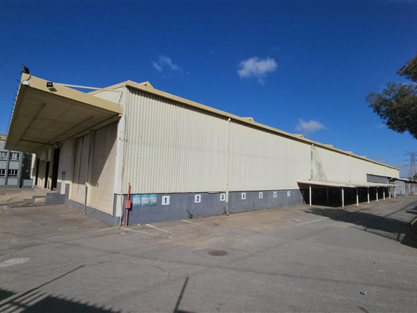 8 966  m² Industrial space