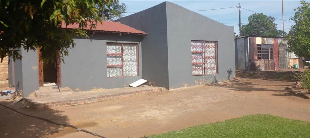 800 m² Land available in Lethlabile photo number 1