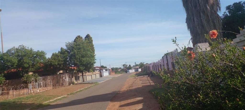 800 m² Land available in Lethlabile photo number 5