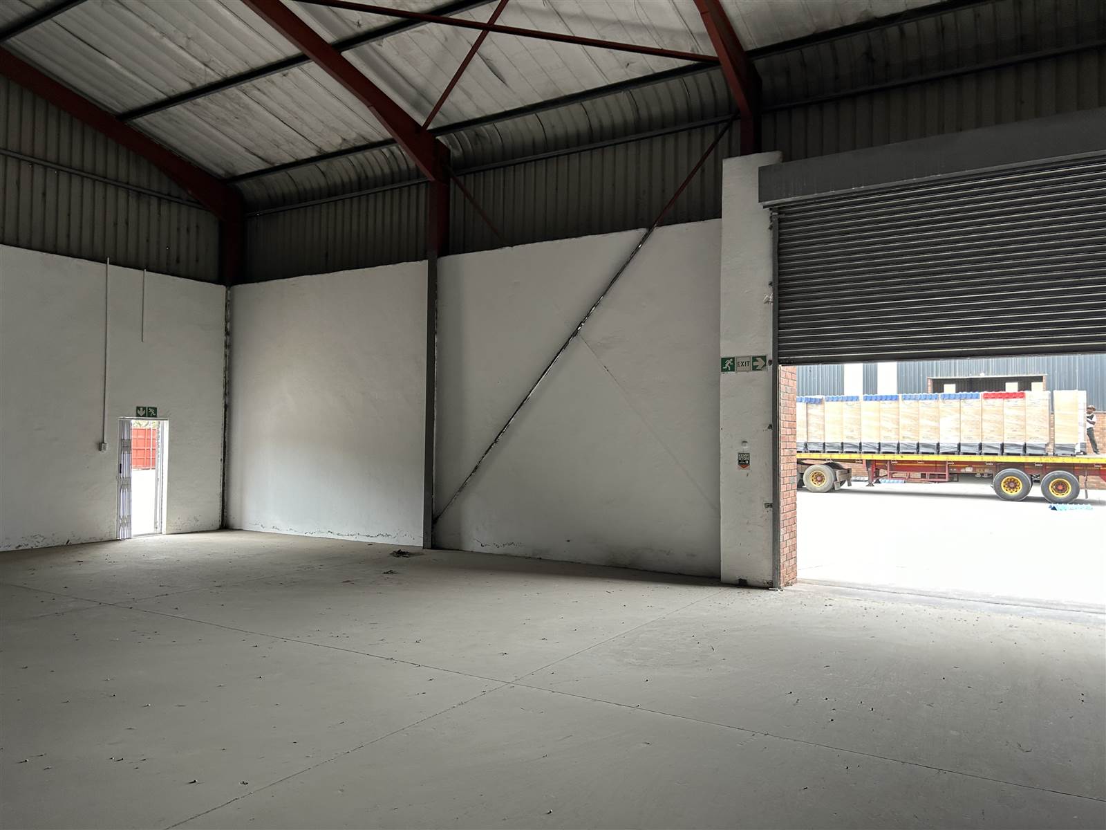1050  m² Industrial space in Markman Industrial photo number 7