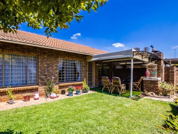 2 Bedroom Simplex 2 Bedroom Simplex