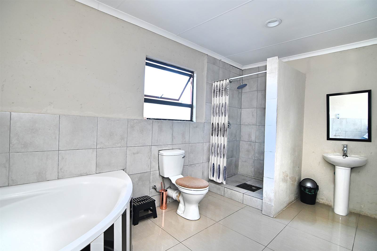 4 Bed House in Rabie Ridge photo number 9