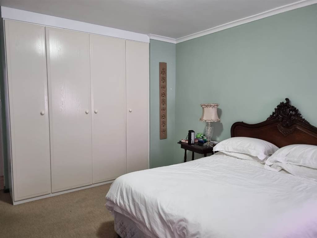3 Bed Apartment in Kleinmond photo number 18