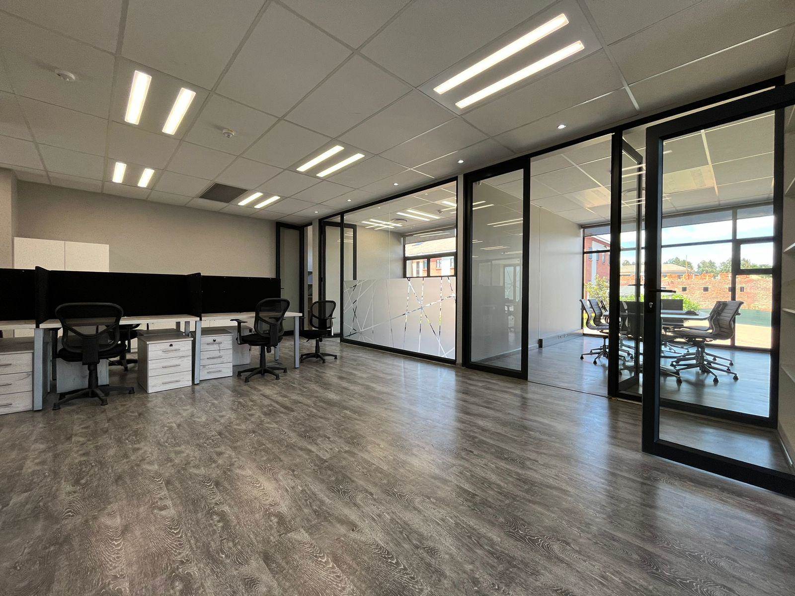 990  m² Commercial space in Fourways photo number 10