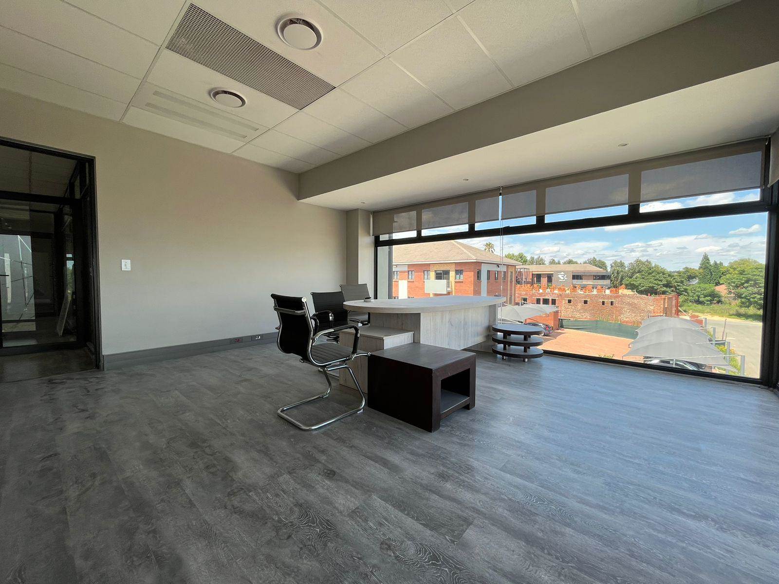 990  m² Commercial space in Fourways photo number 19