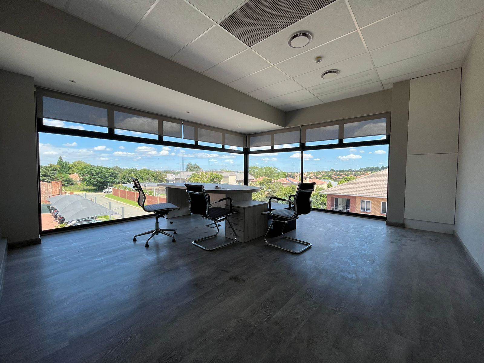 990  m² Commercial space in Fourways photo number 17
