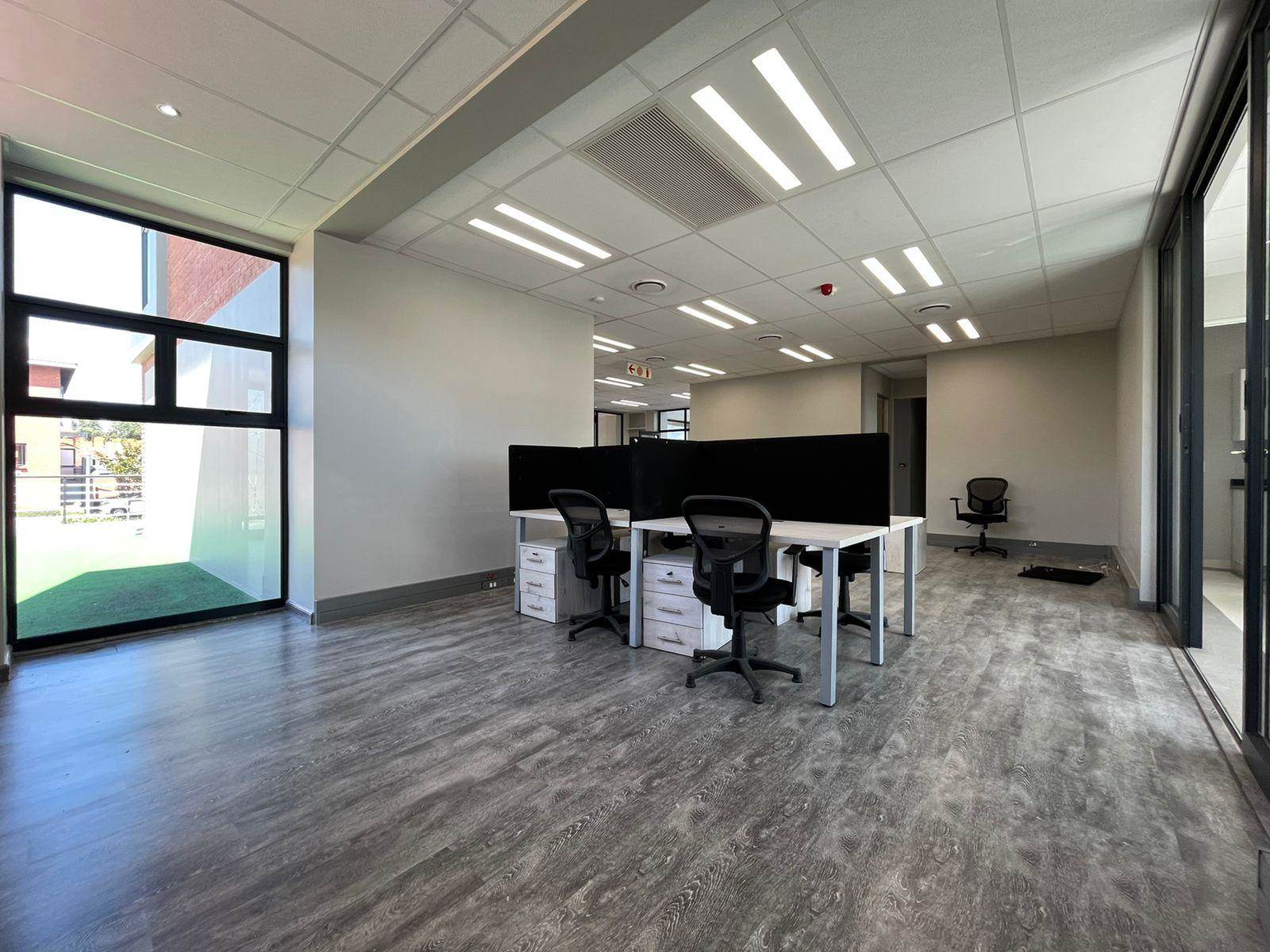 990  m² Commercial space in Fourways photo number 14