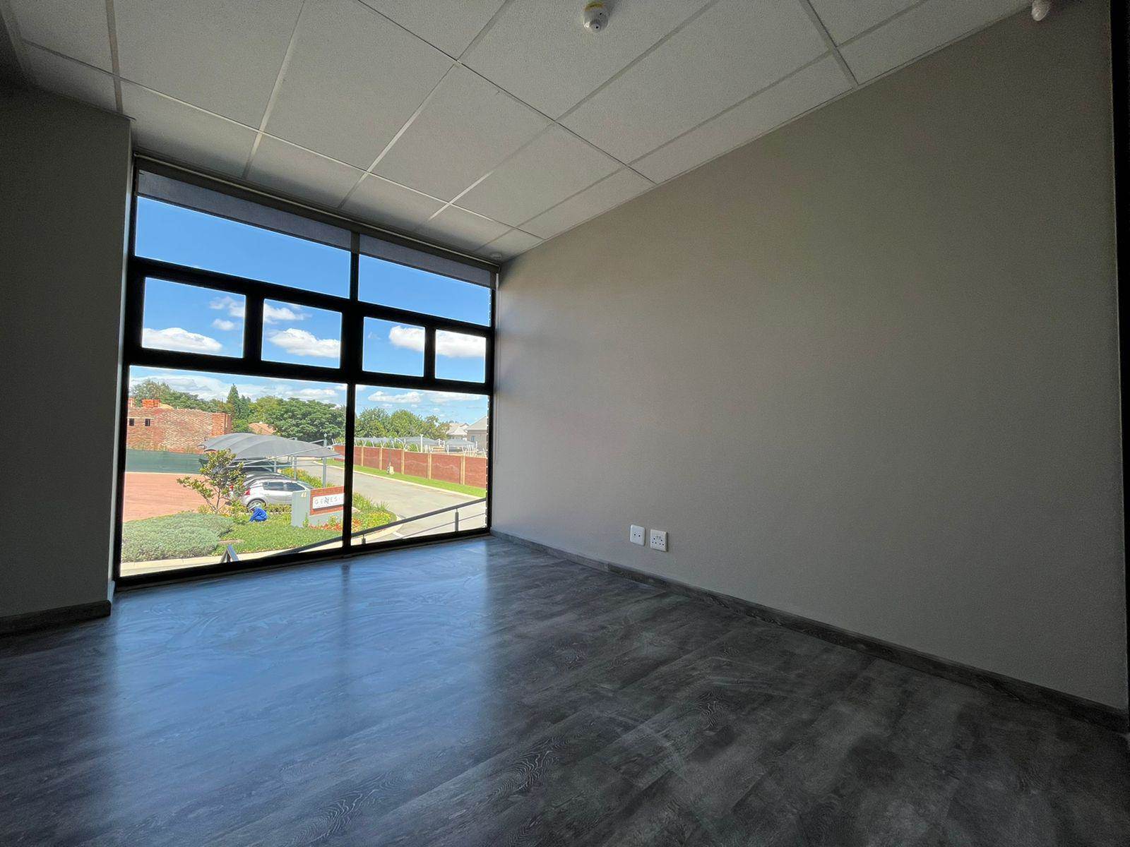 990  m² Commercial space in Fourways photo number 23