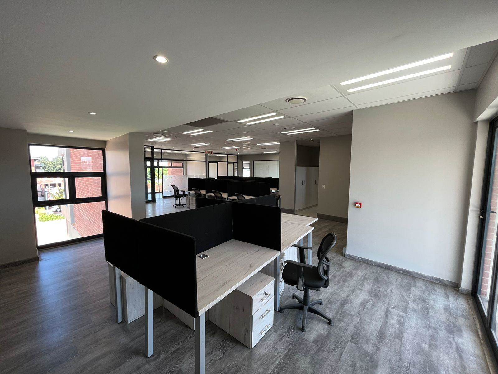 990  m² Commercial space in Fourways photo number 12