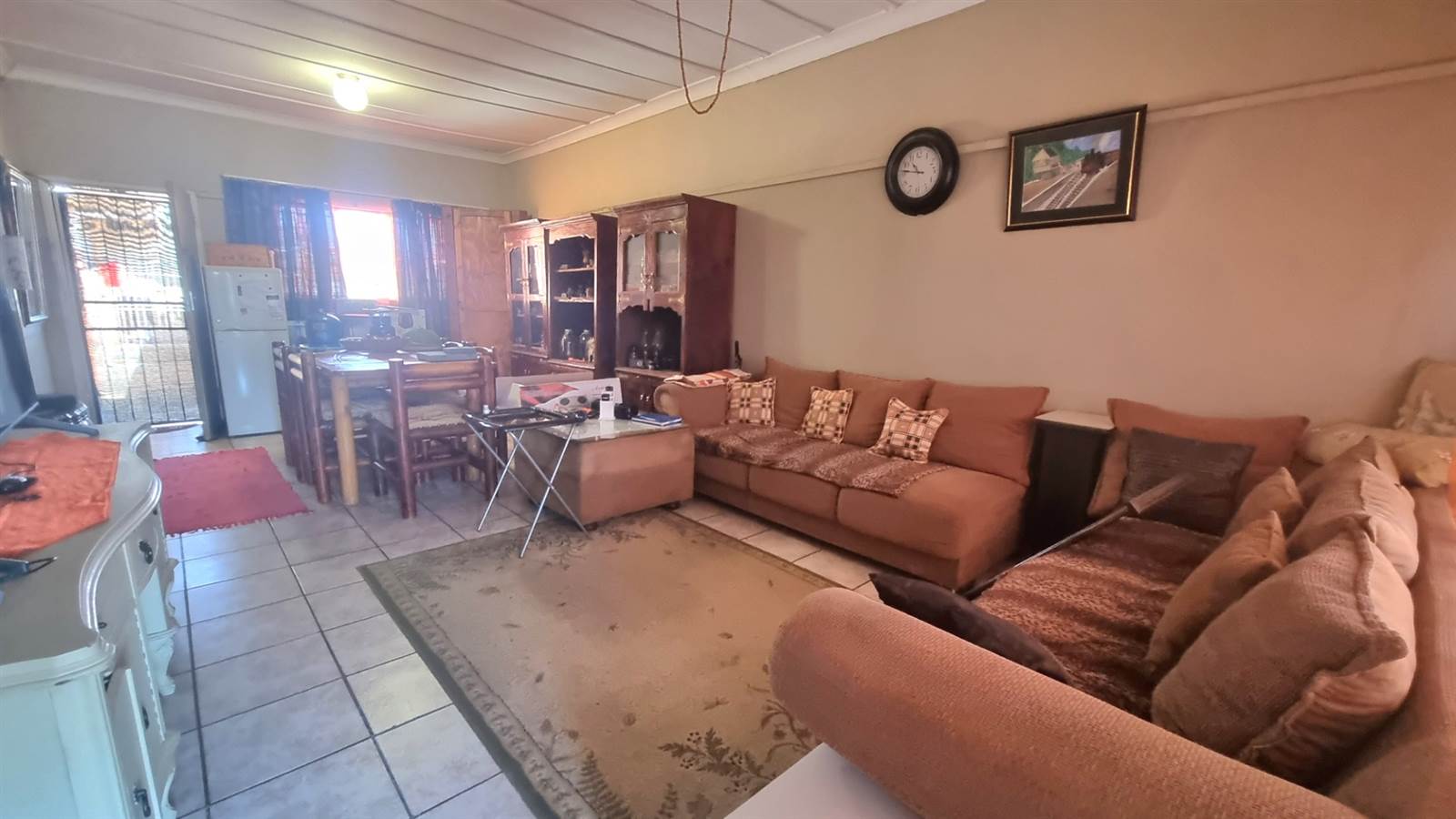 2 Bed Apartment in Stilfontein photo number 2