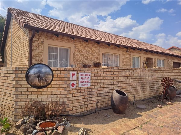 3 Bedroom Townhouse 3 Bedroom Townhouse