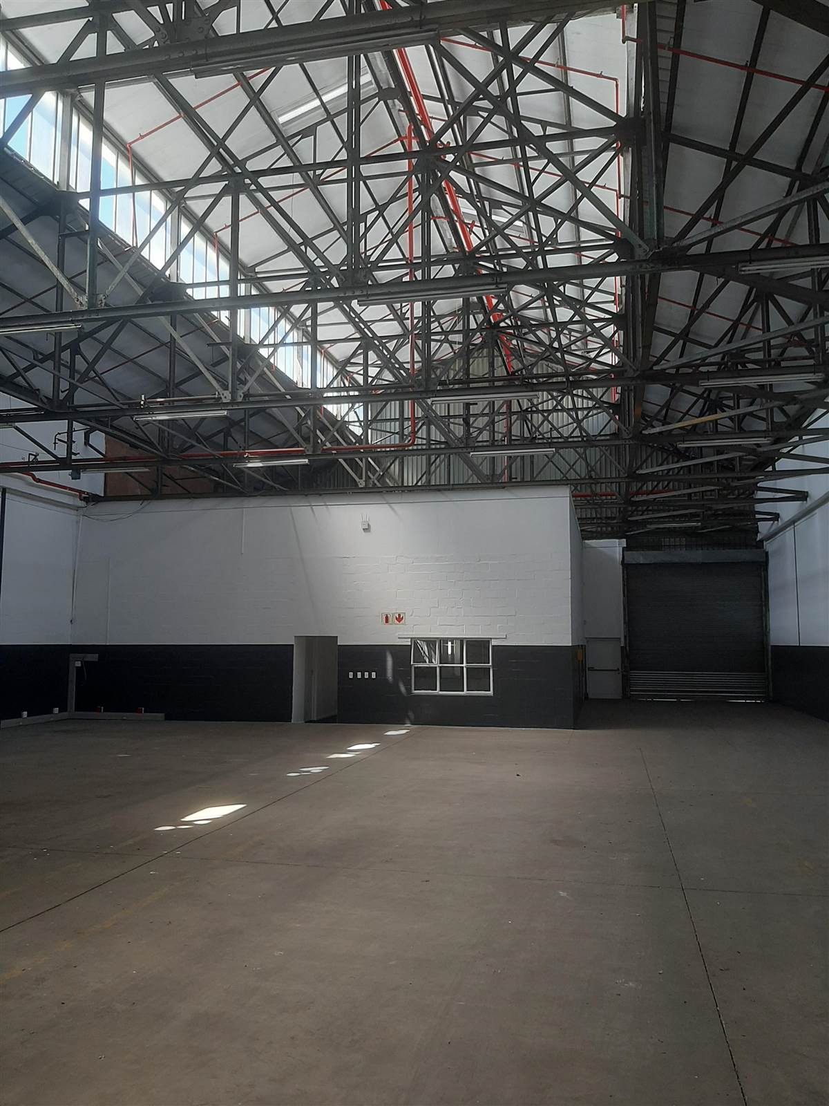 892  m² Industrial space in Parow photo number 9