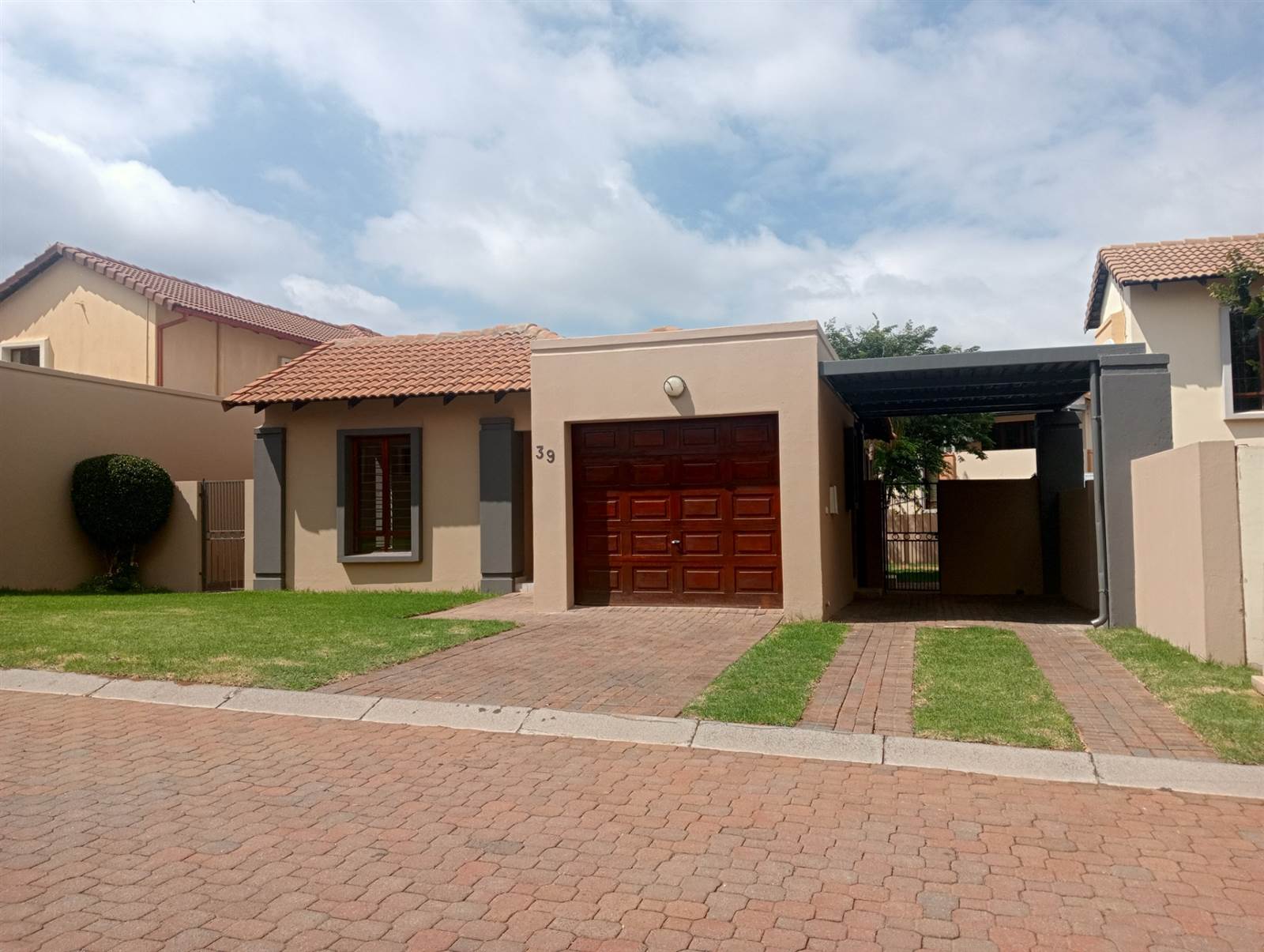 2 Bed House in Kyalami Hills photo number 1