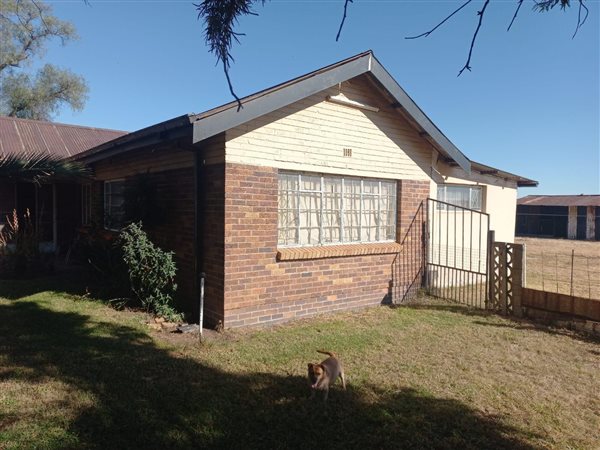 4 Bedroom House 4 Bedroom House
