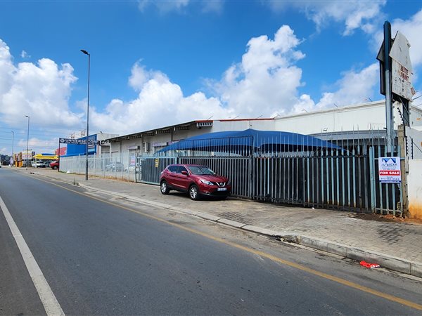 7 430  m² Commercial space