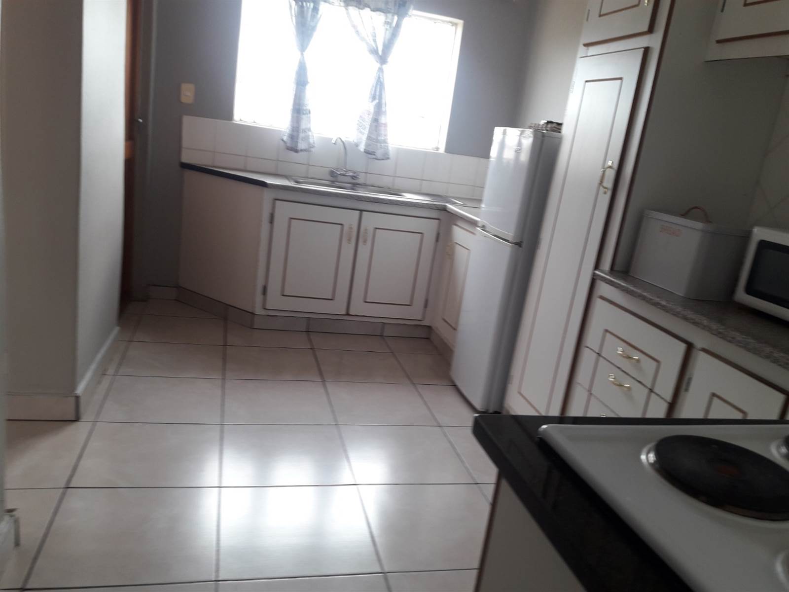 12 Bed Townhouse in Louis Trichardt photo number 12