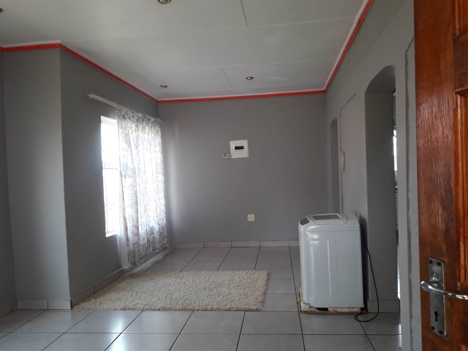 12 Bed Townhouse in Louis Trichardt photo number 9