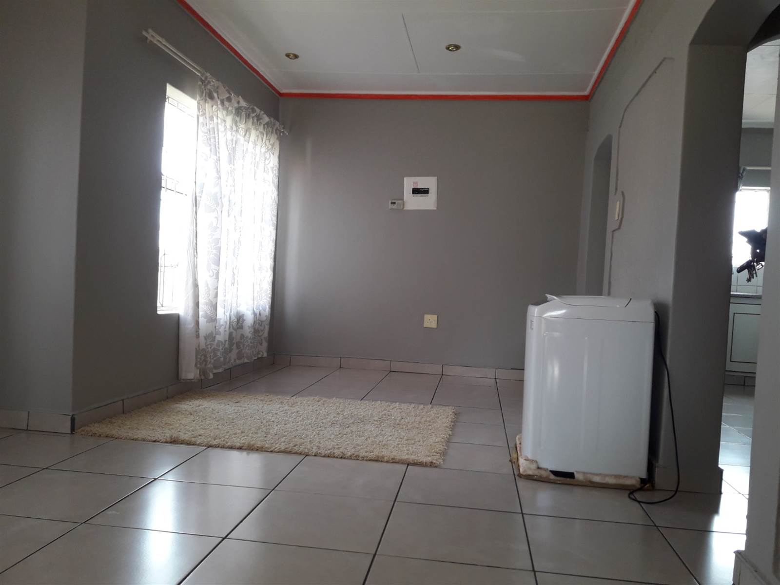 12 Bed Townhouse in Louis Trichardt photo number 8