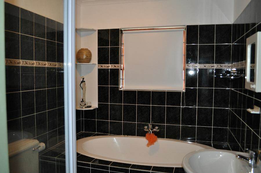 2 Bed Cluster in Myburgh Park photo number 8