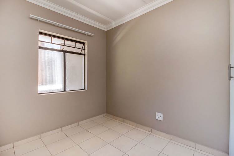 2 Bed Apartment in Phiri photo number 7