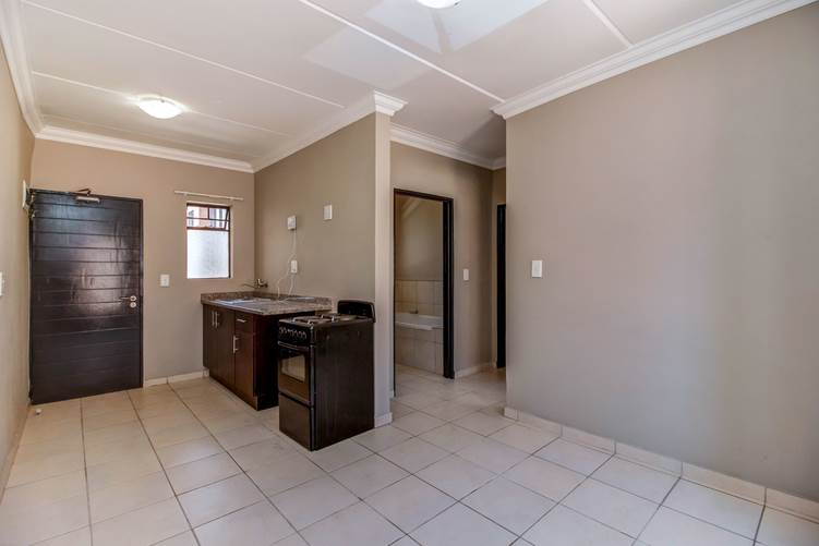 2 Bed Apartment in Phiri photo number 3
