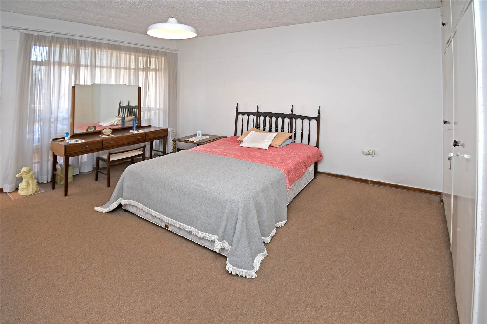2 Bed Apartment in Craighall Park photo number 14