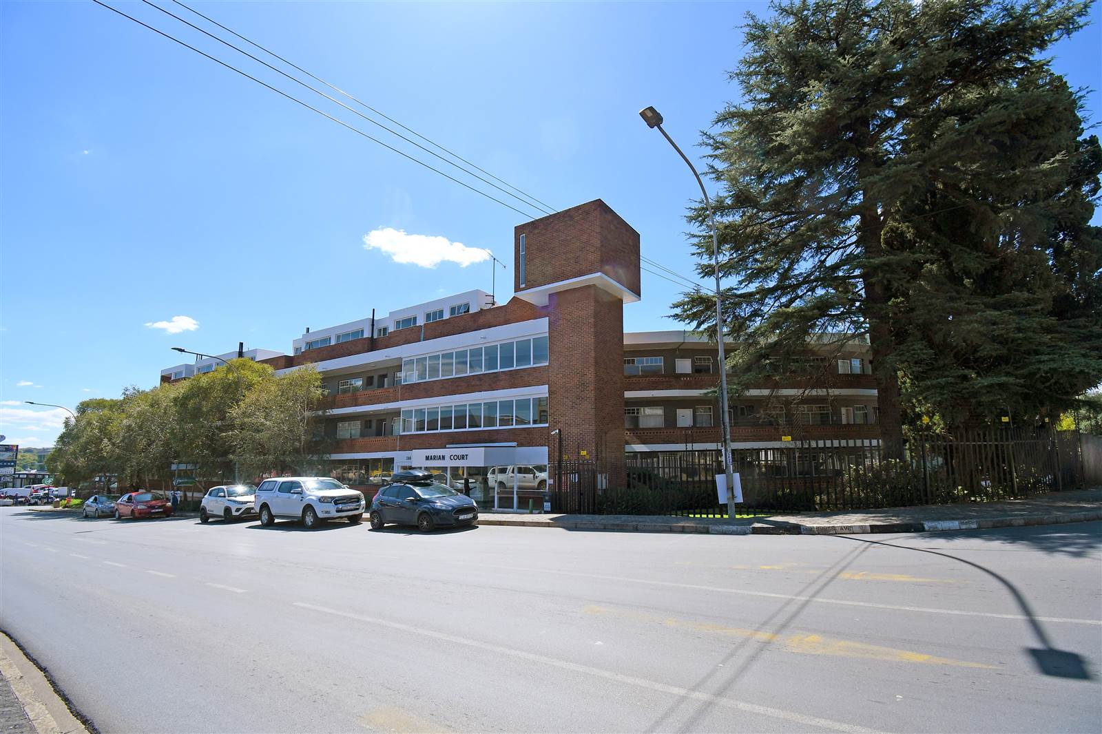 2 Bed Apartment in Craighall Park photo number 24