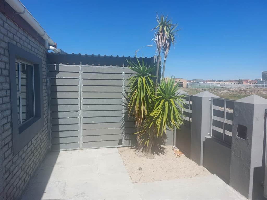 3 Bed House in Mitchells Plain photo number 29