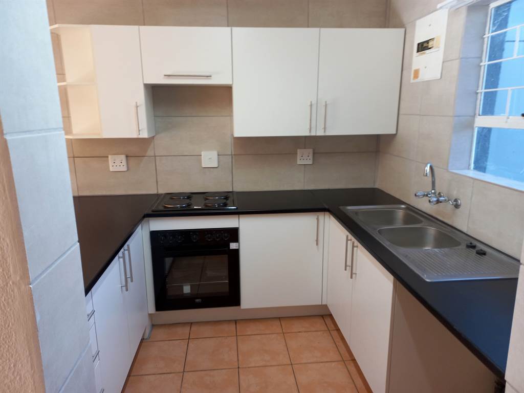 2 Bed Townhouse in Morninghill photo number 2