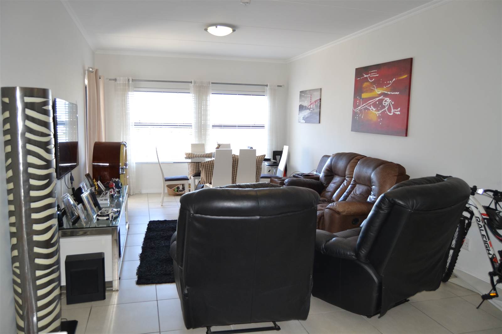 2 Bed Apartment in Parklands photo number 21