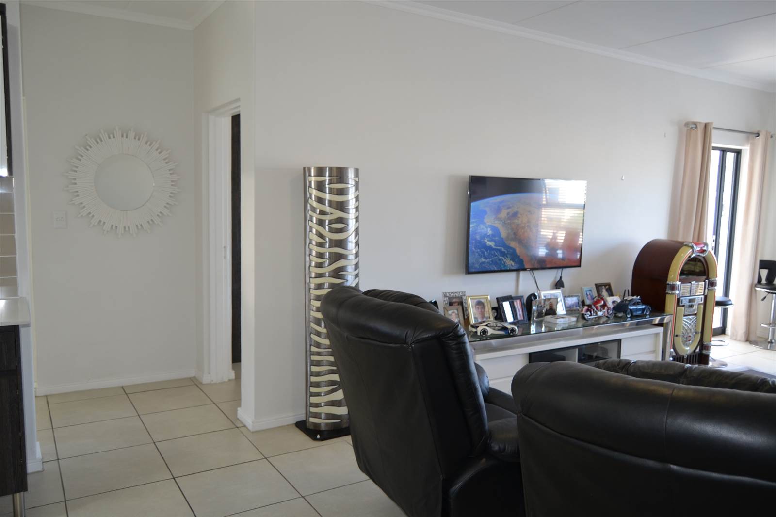 2 Bed Apartment in Parklands photo number 22
