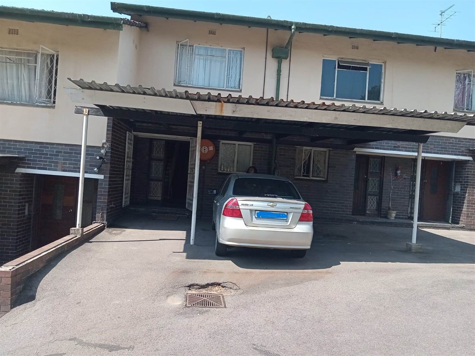 2 Bed Townhouse in Pinetown Central photo number 1