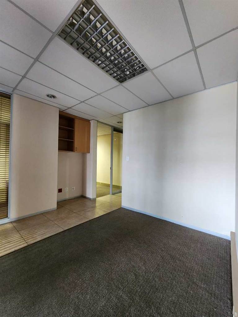 350  m² Office Space in Sunnyside photo number 9