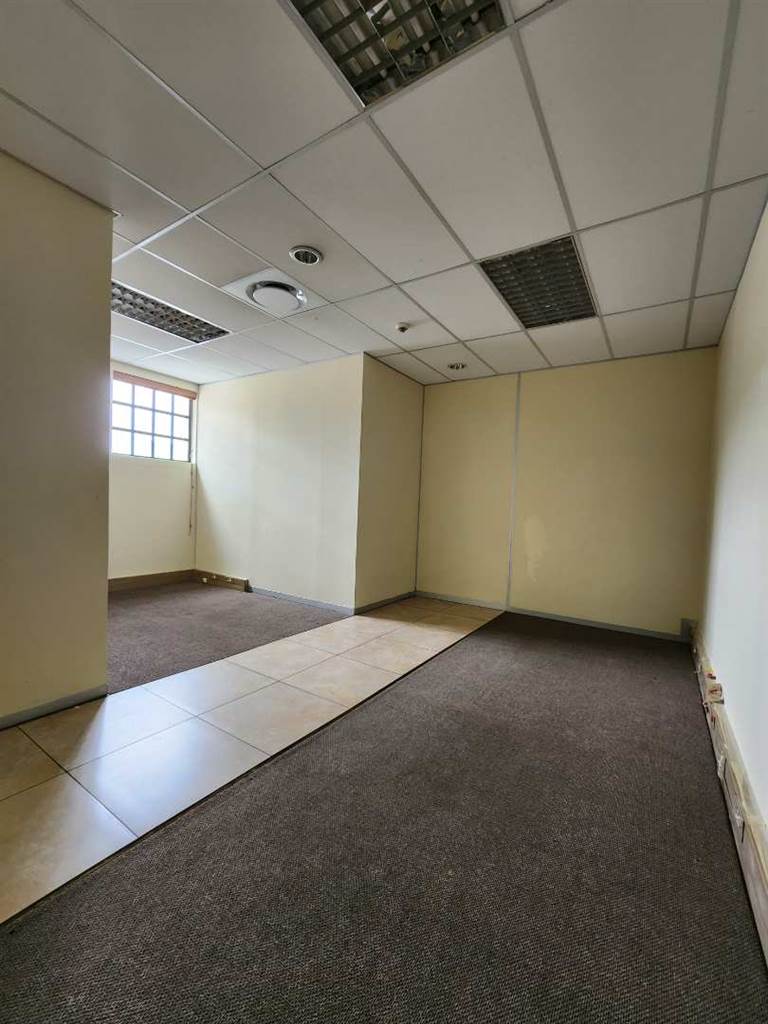 350  m² Office Space in Sunnyside photo number 16