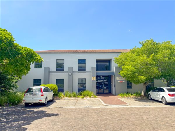 657  m² Commercial space